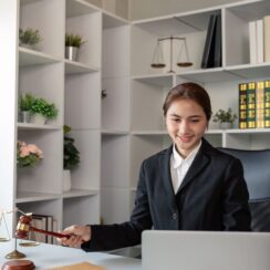 Asesoría legal profesional en oficina corporativa para empresas y emprendedores en Panamá